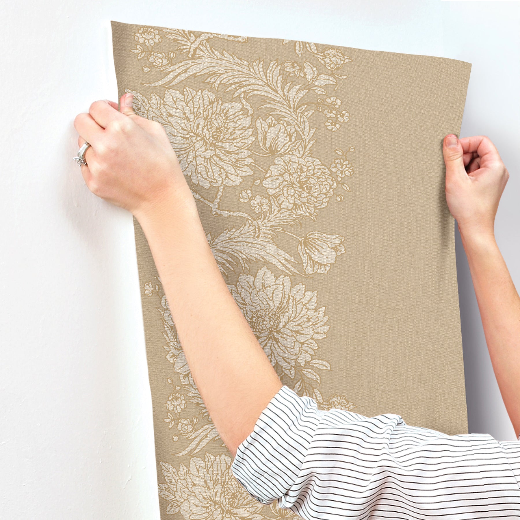 Tuscany Floral ゴブラン織　壁掛け　USA Chris Loves Julia Gisela Floral Columns Wallpaper | York Wallcoverings