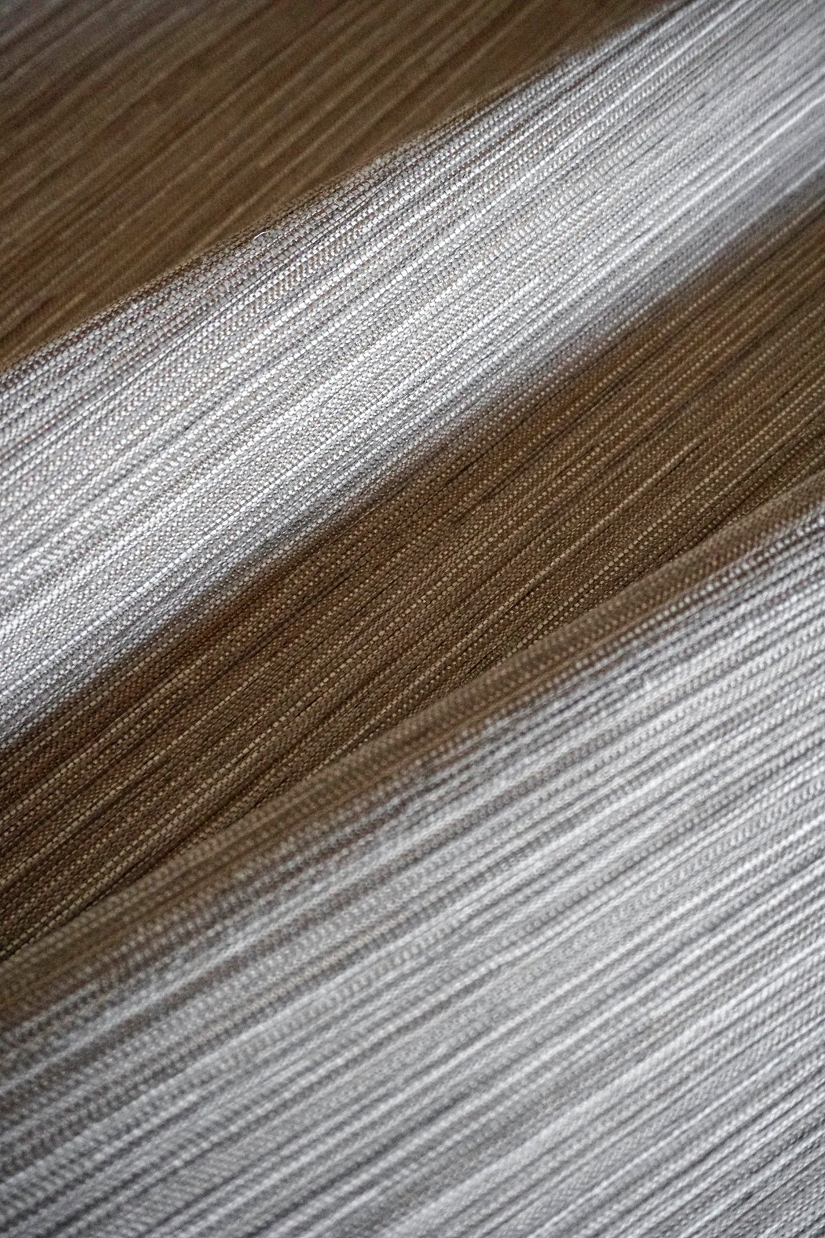 200-02-peel-and-stick-wallpaper-detail-closeup-2