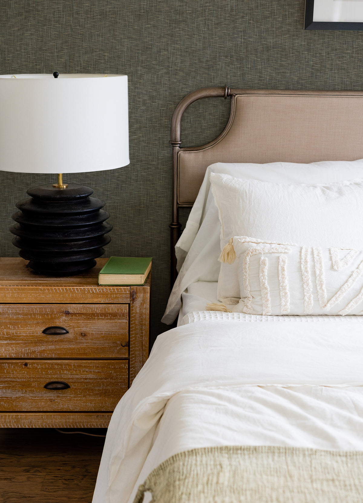 2923-88025-peel-and-stick-wallpaper-room-scene-detail-closeup