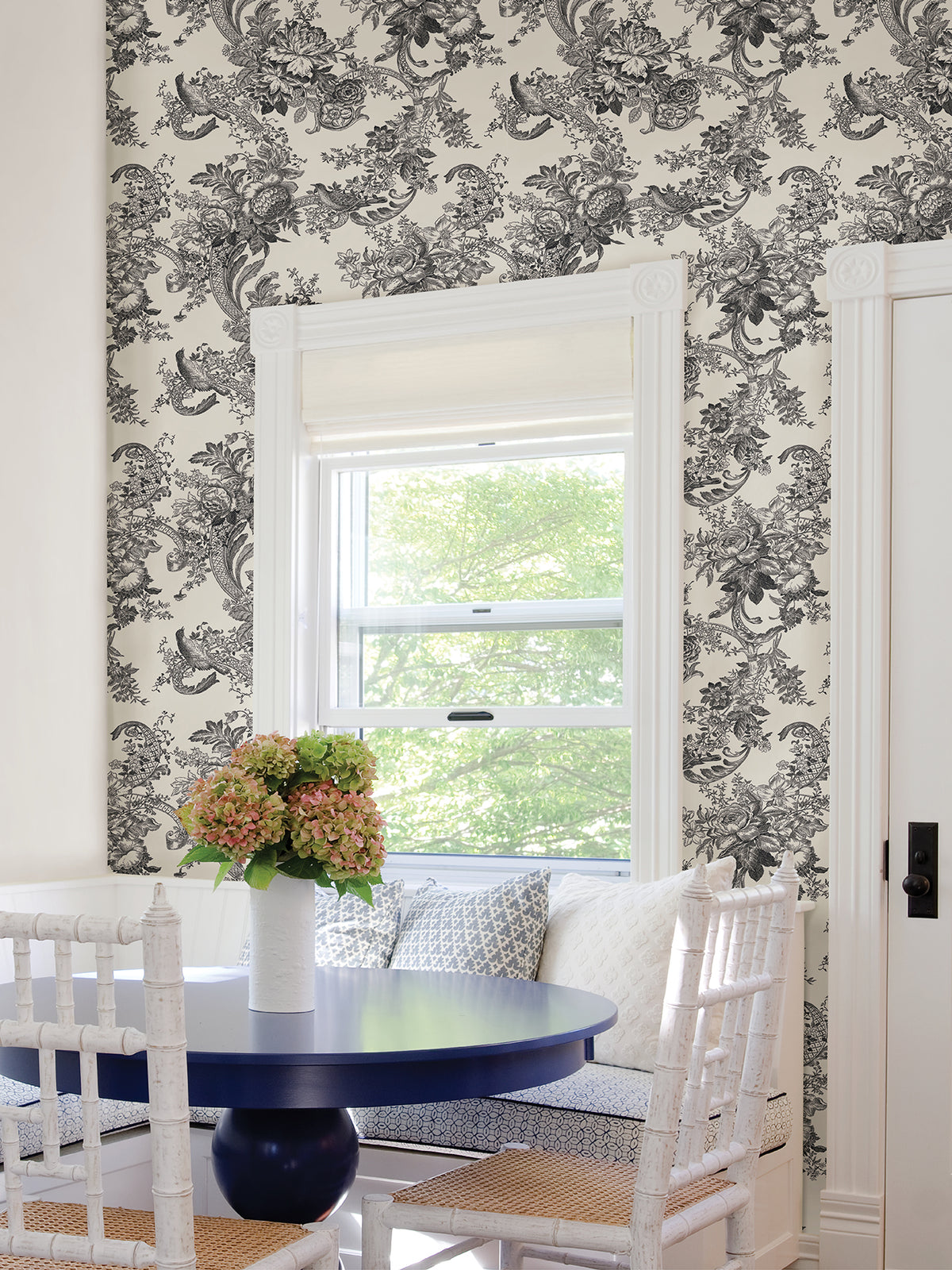 2927-81600-peel-and-stick-wallpaper-room-scene