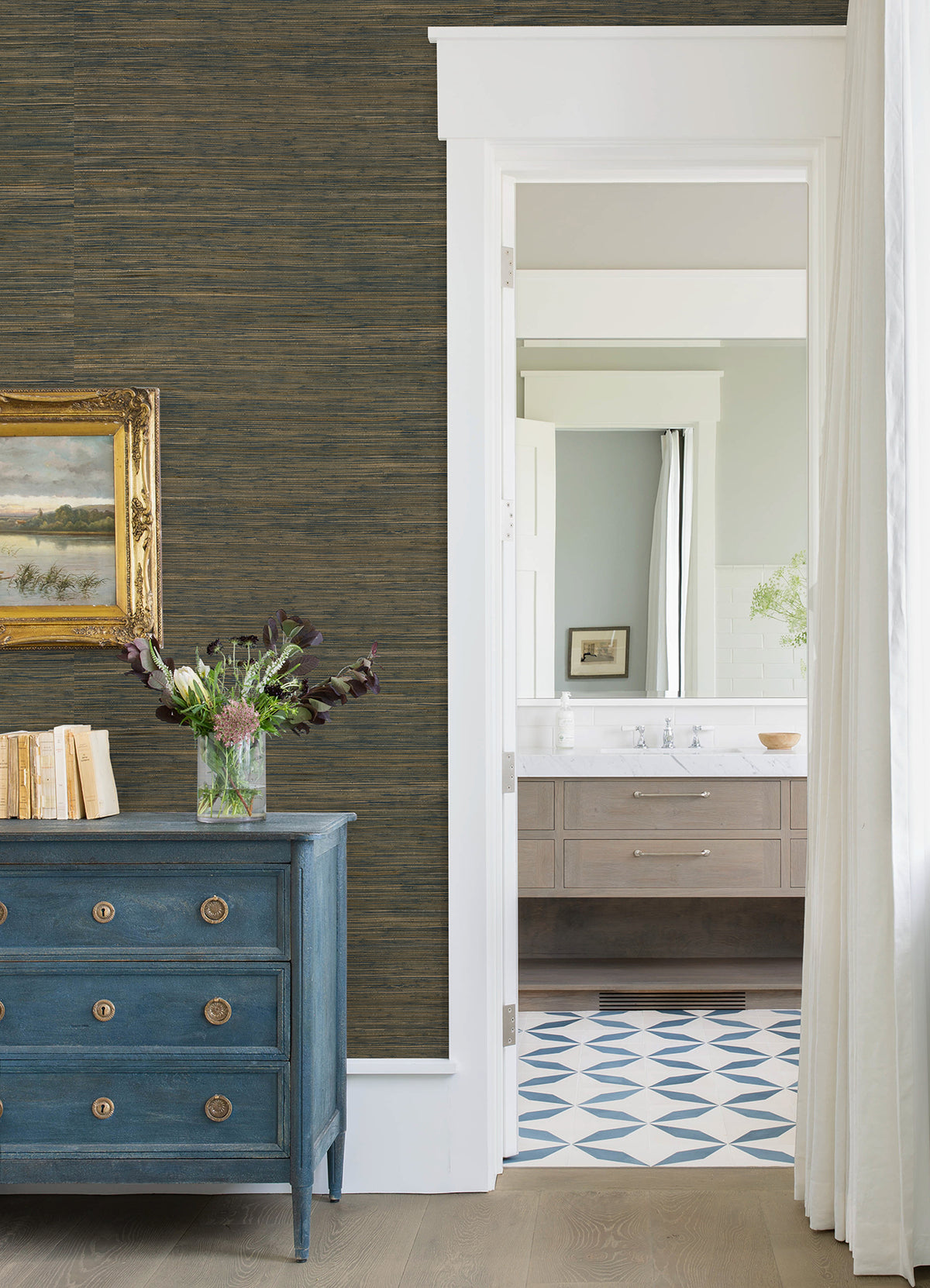2972-86111-peel-and-stick-wallpaper-room-scene