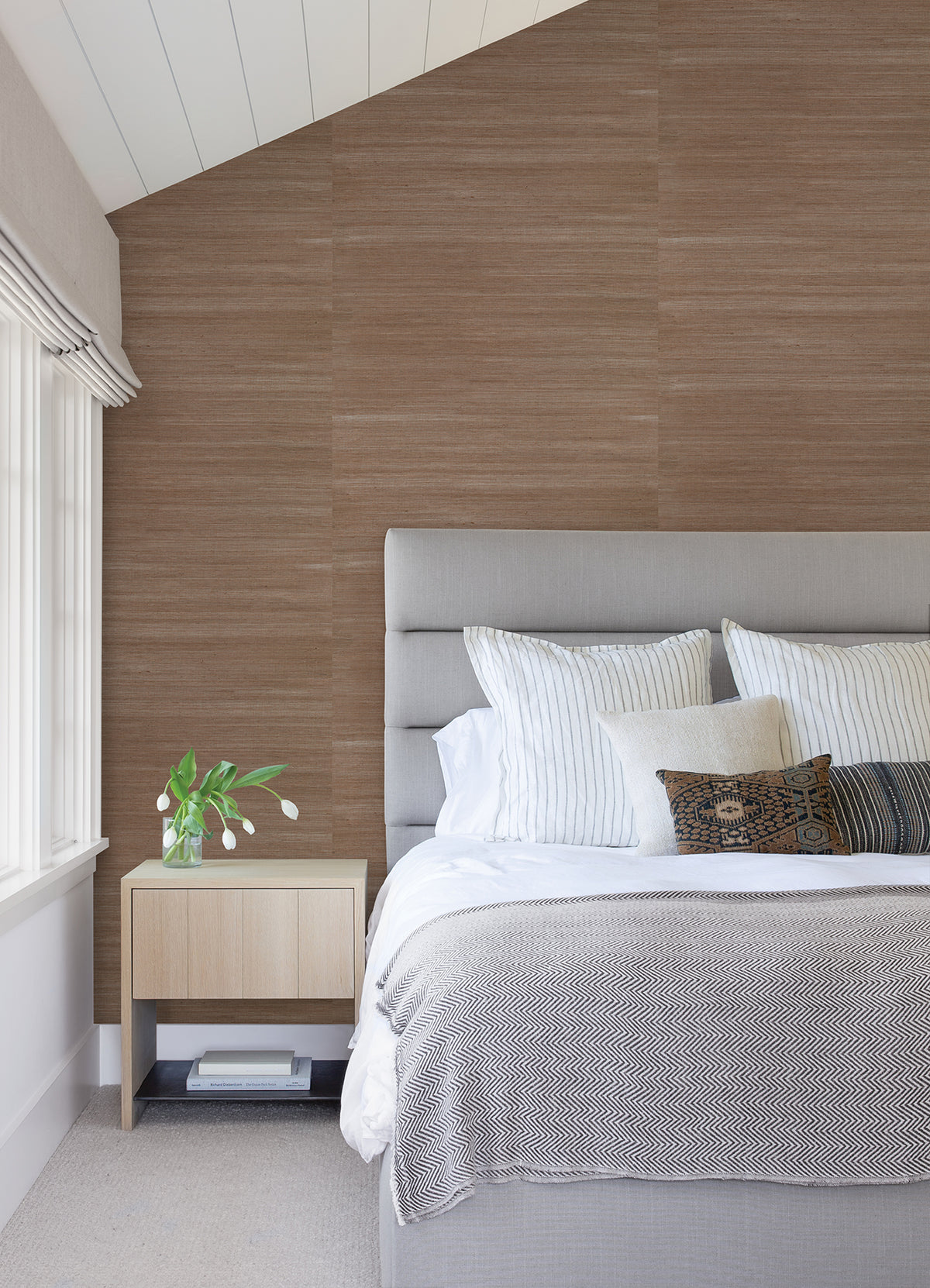 2972-86117-peel-and-stick-wallpaper-room-scene