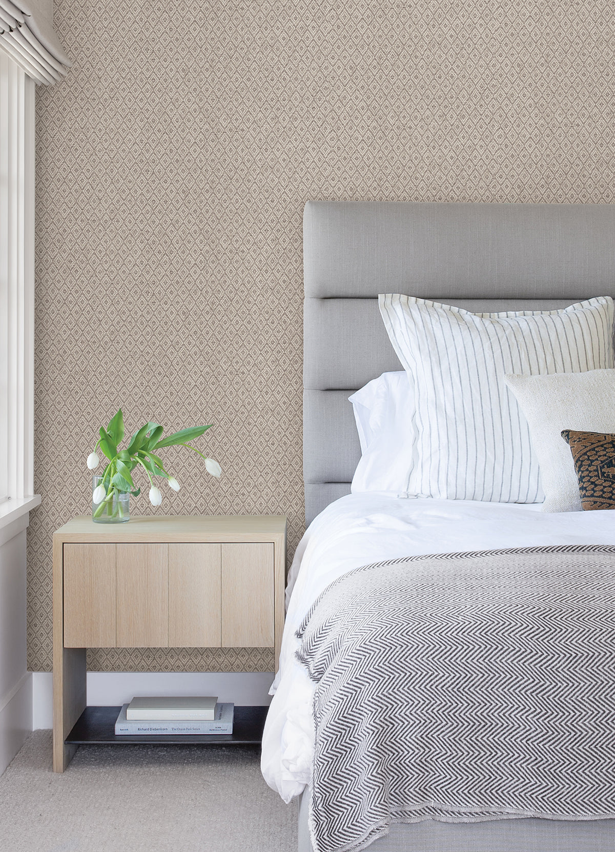 2972-86149-peel-and-stick-wallpaper-room-scene