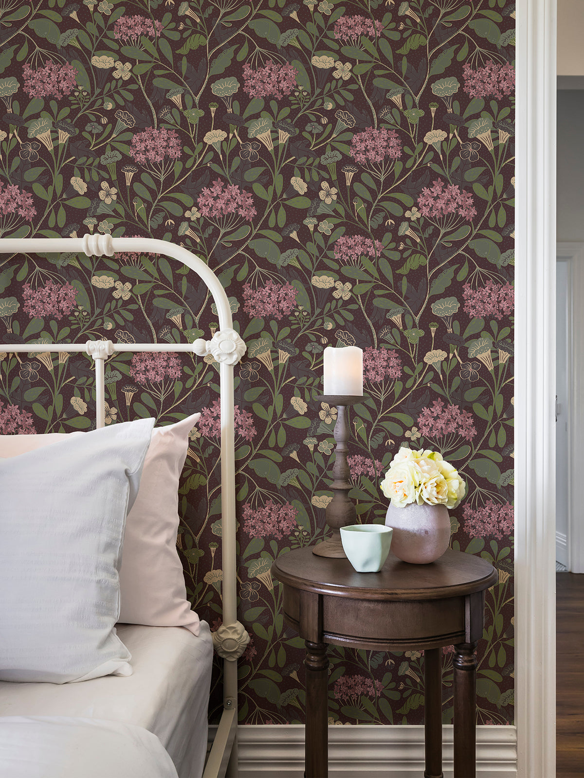 2999-55024-peel-and-stick-wallpaper-room-scene