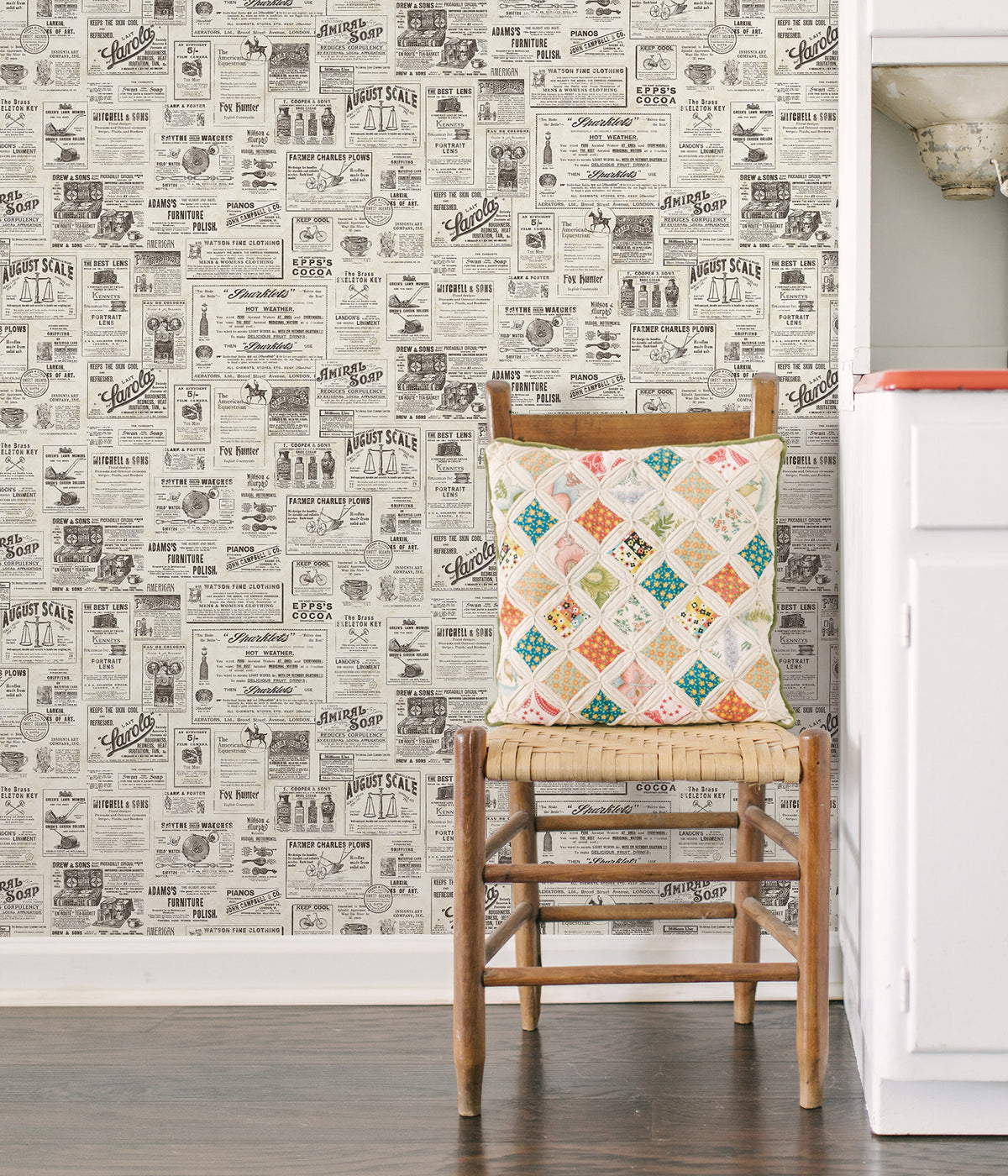 3123-64271-peel-and-stick-wallpaper-room-scene-detail-closeup