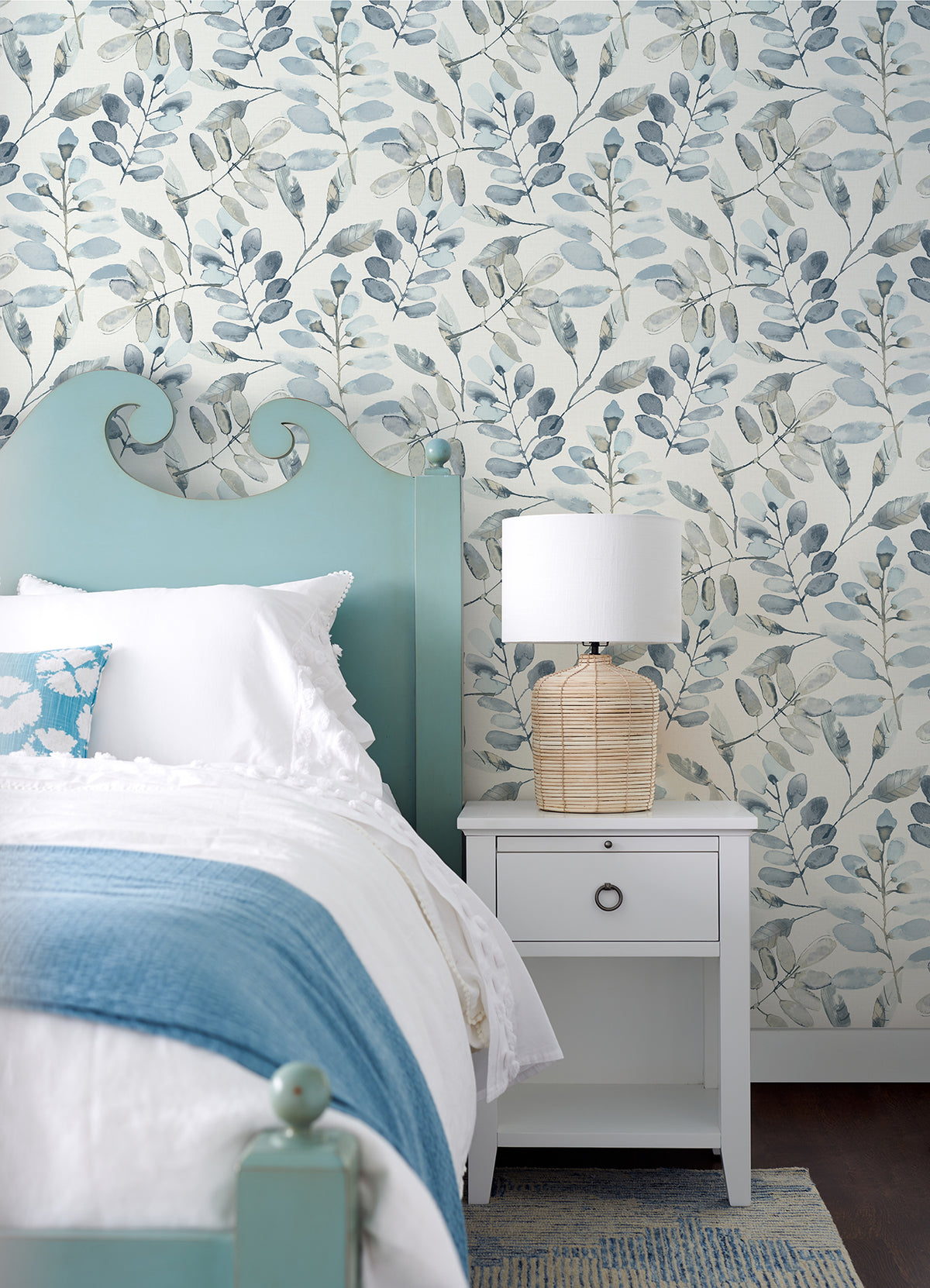 3124-13908-peel-and-stick-wallpaper-room-scene