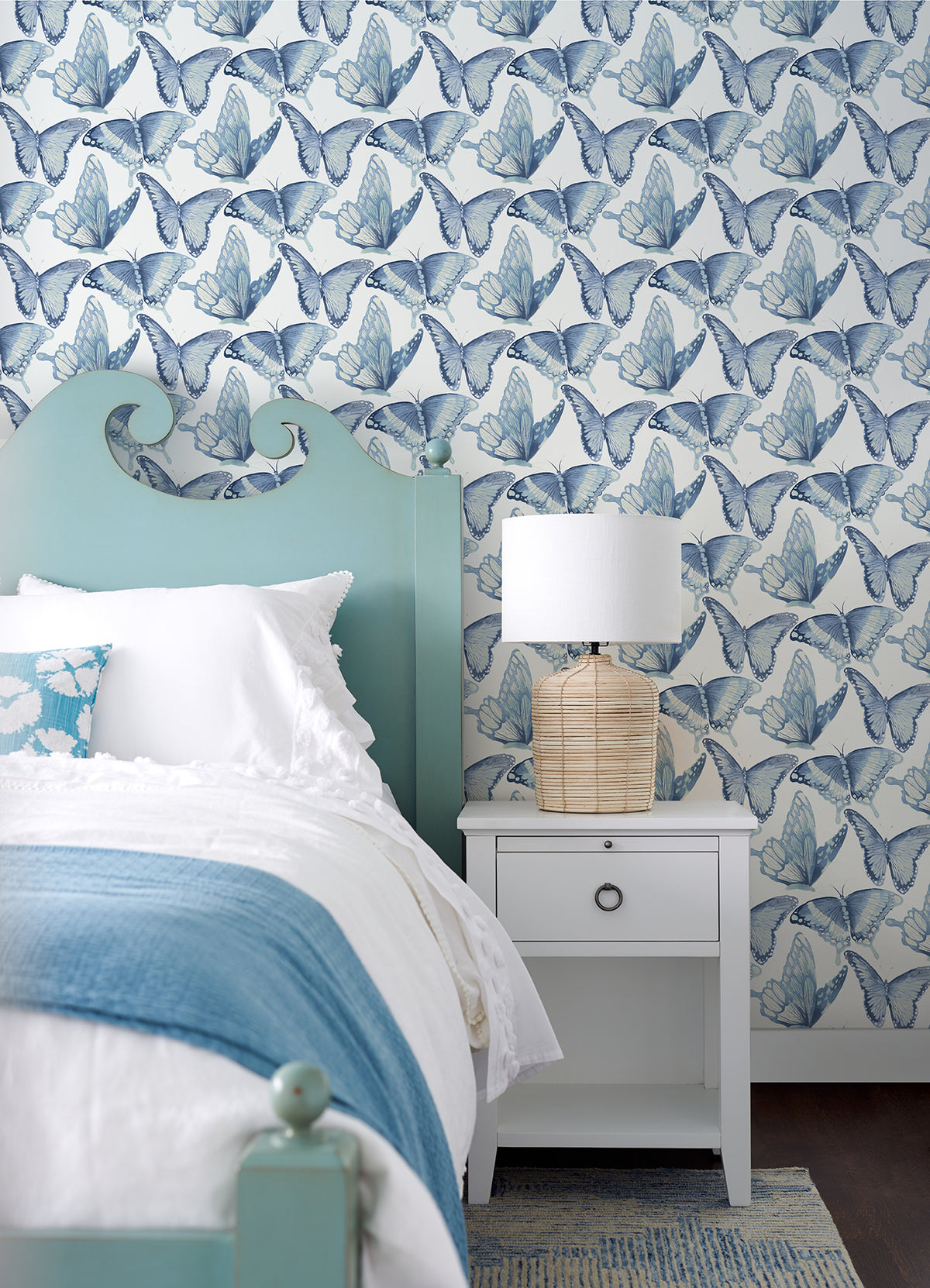 3124-13932-peel-and-stick-wallpaper-room-scene