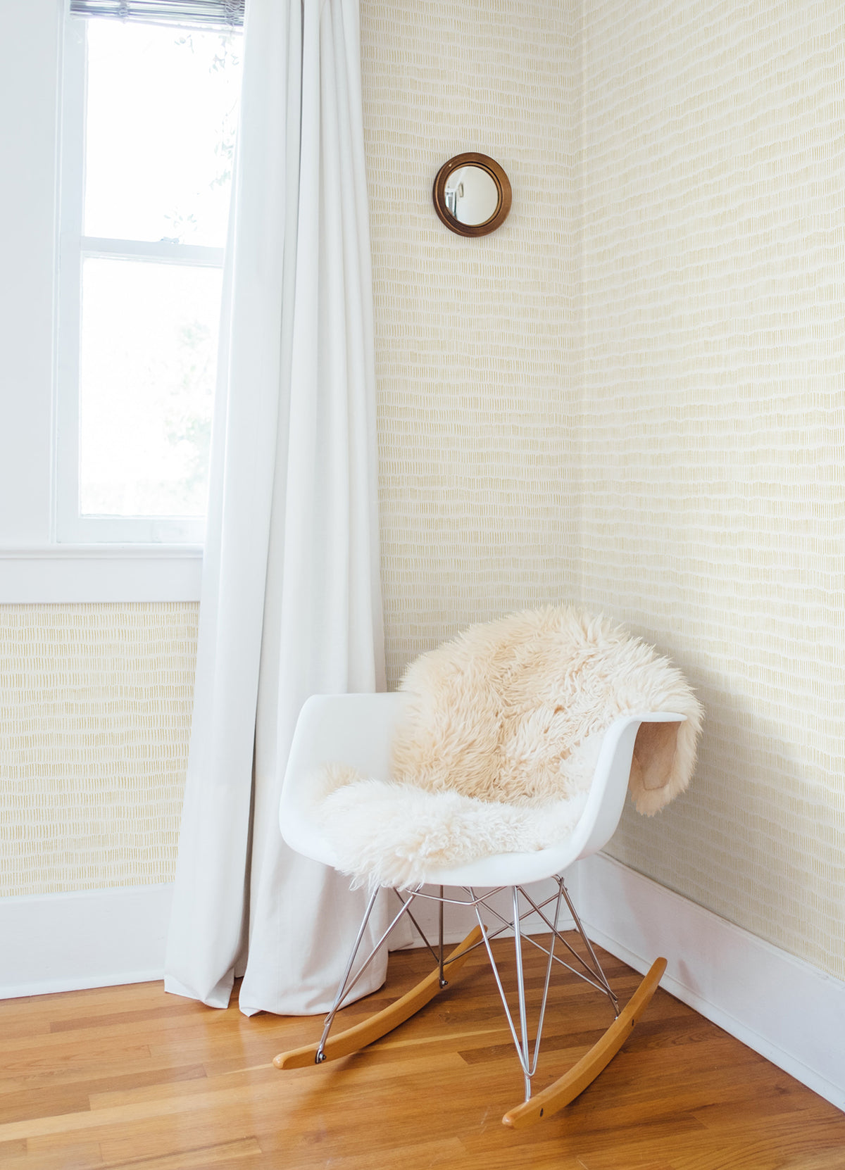 3124-13944-peel-and-stick-wallpaper-room-scene