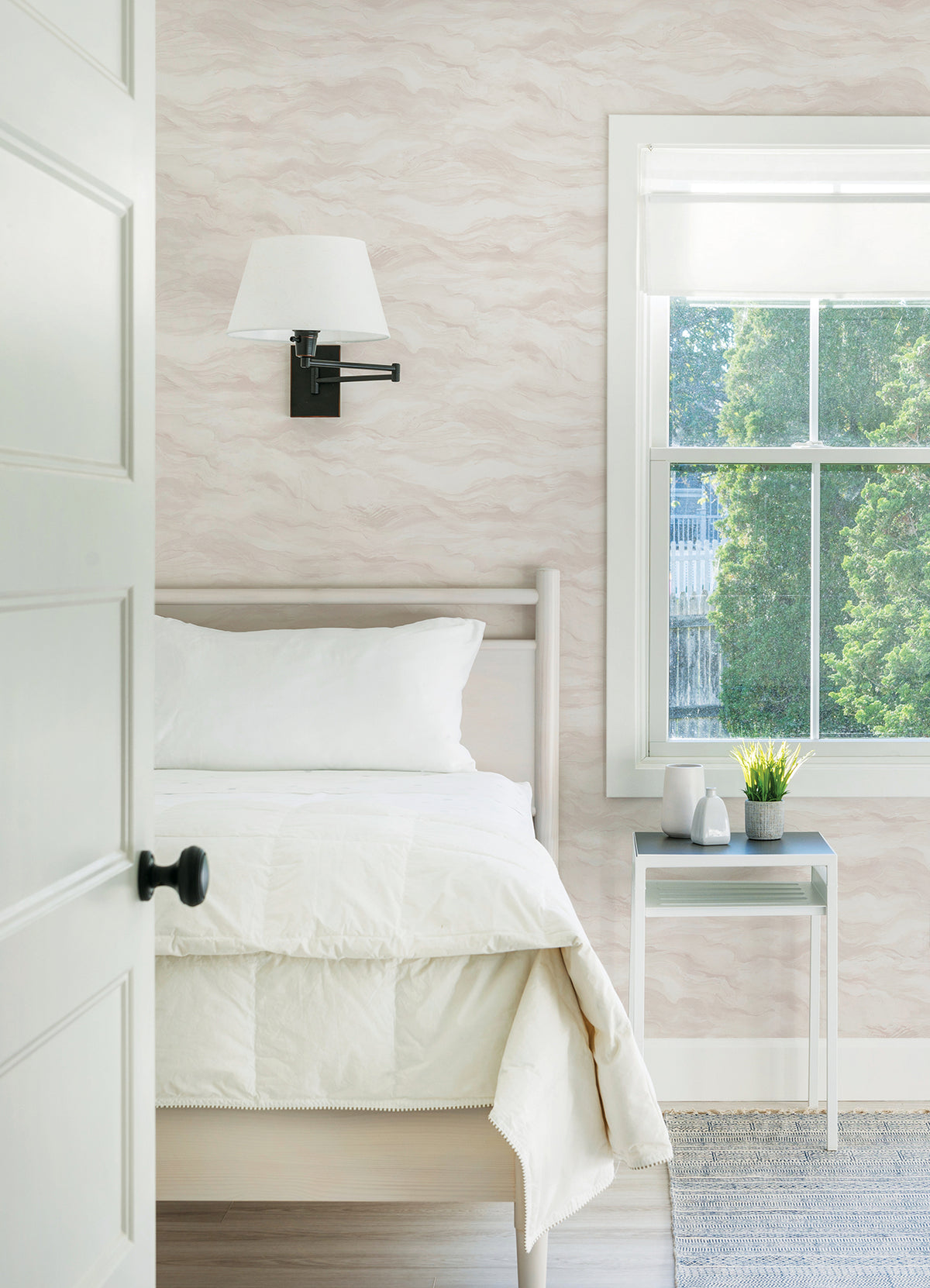 3124-13952-peel-and-stick-wallpaper-room-scene-detail-closeup
