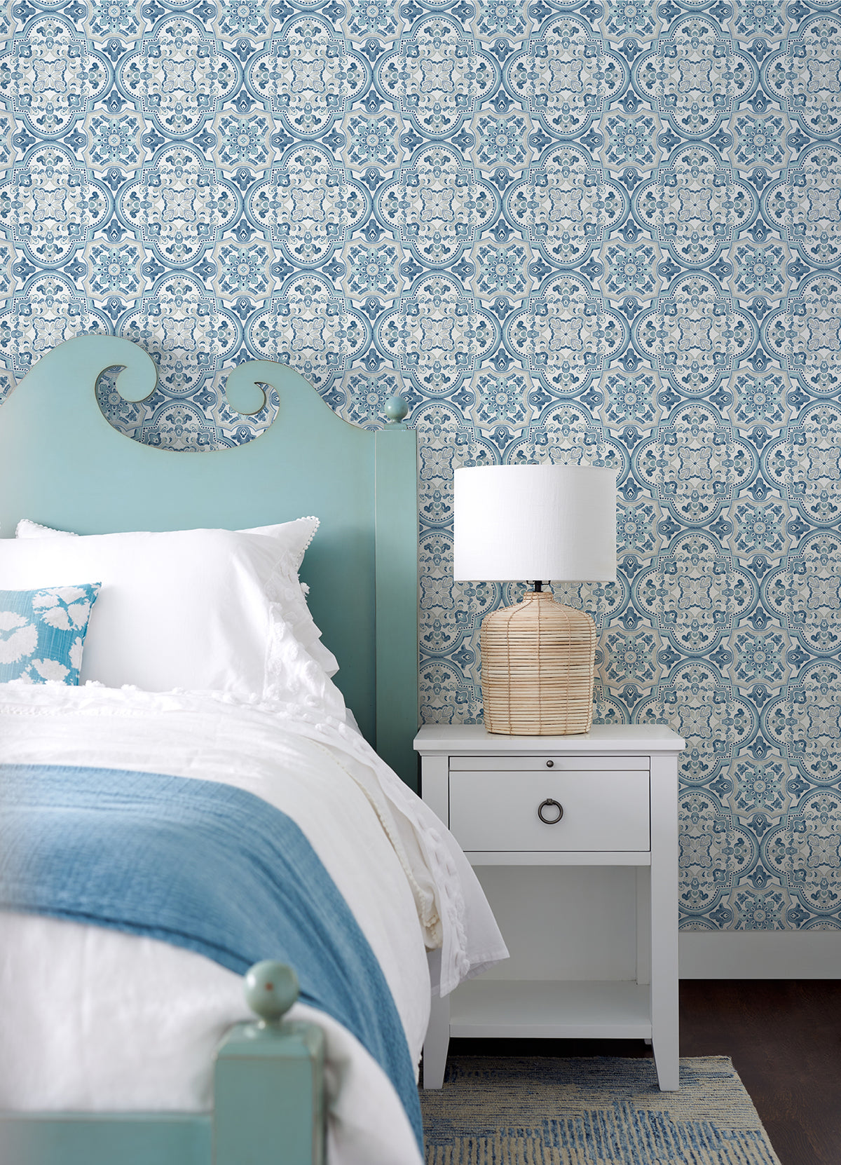 3124-13962-peel-and-stick-wallpaper-room-scene