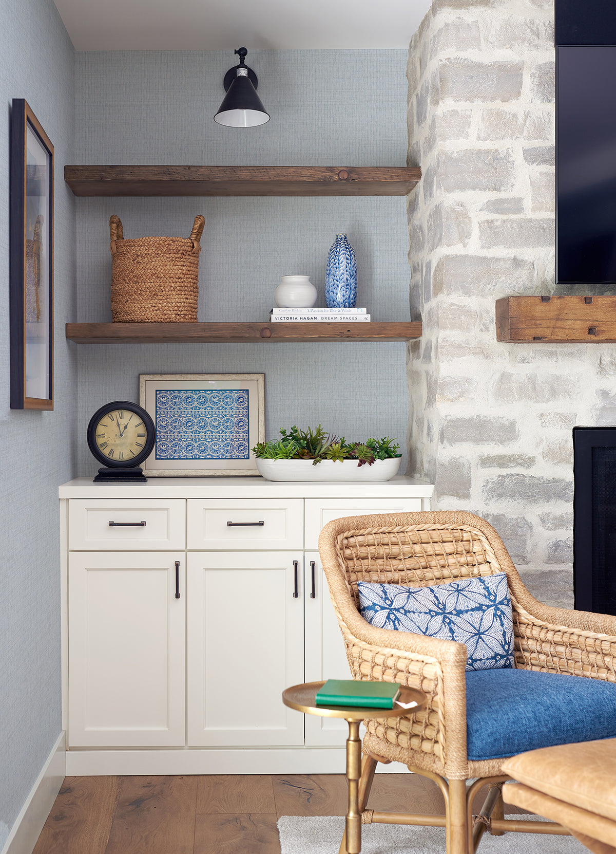 3124-13983-peel-and-stick-wallpaper-room-scene