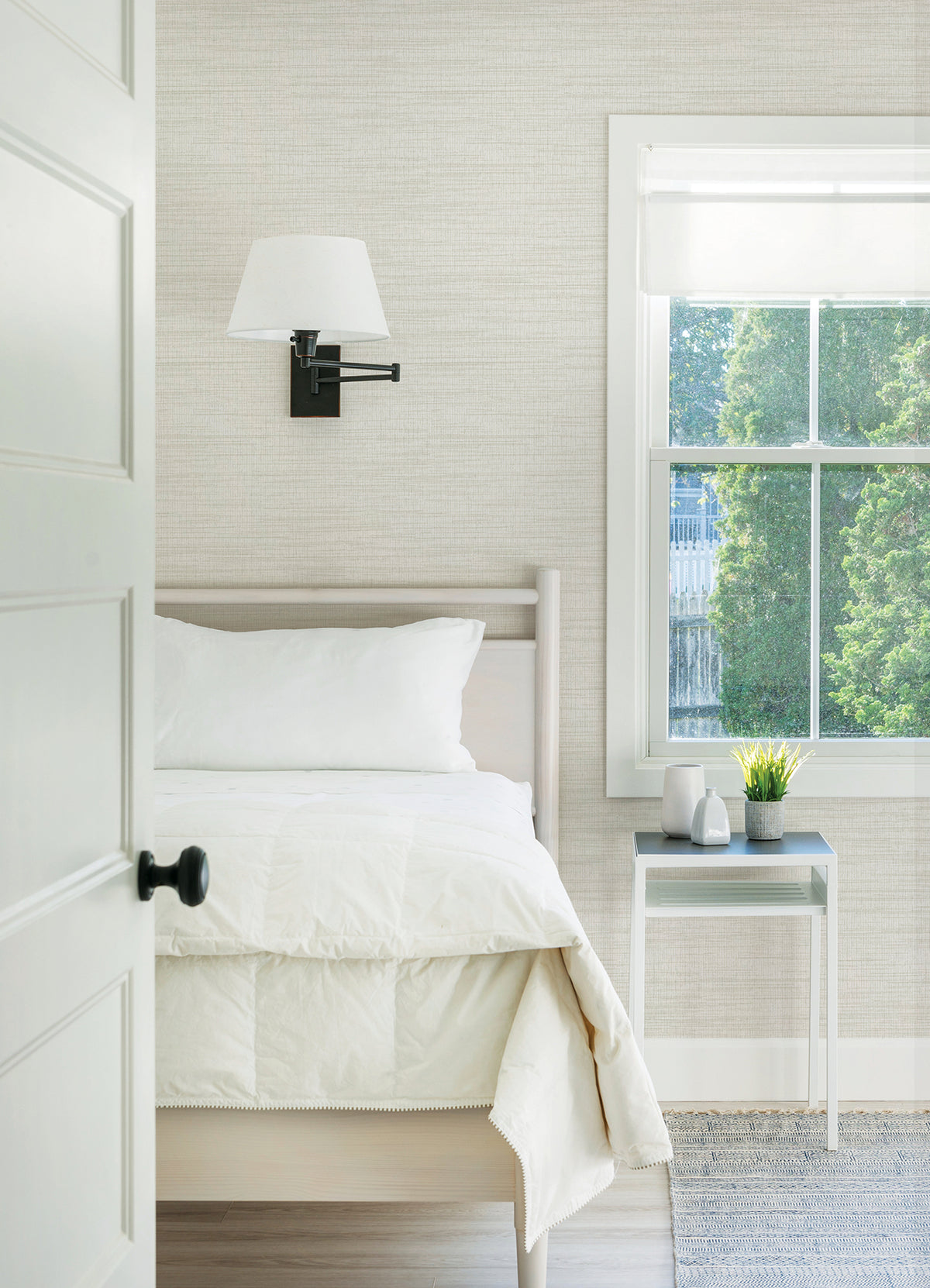 3124-13987-peel-and-stick-wallpaper-room-scene-detail-closeup
