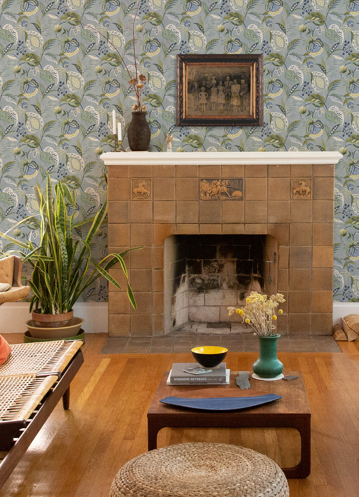 3125-72300-peel-and-stick-wallpaper-room-scene
