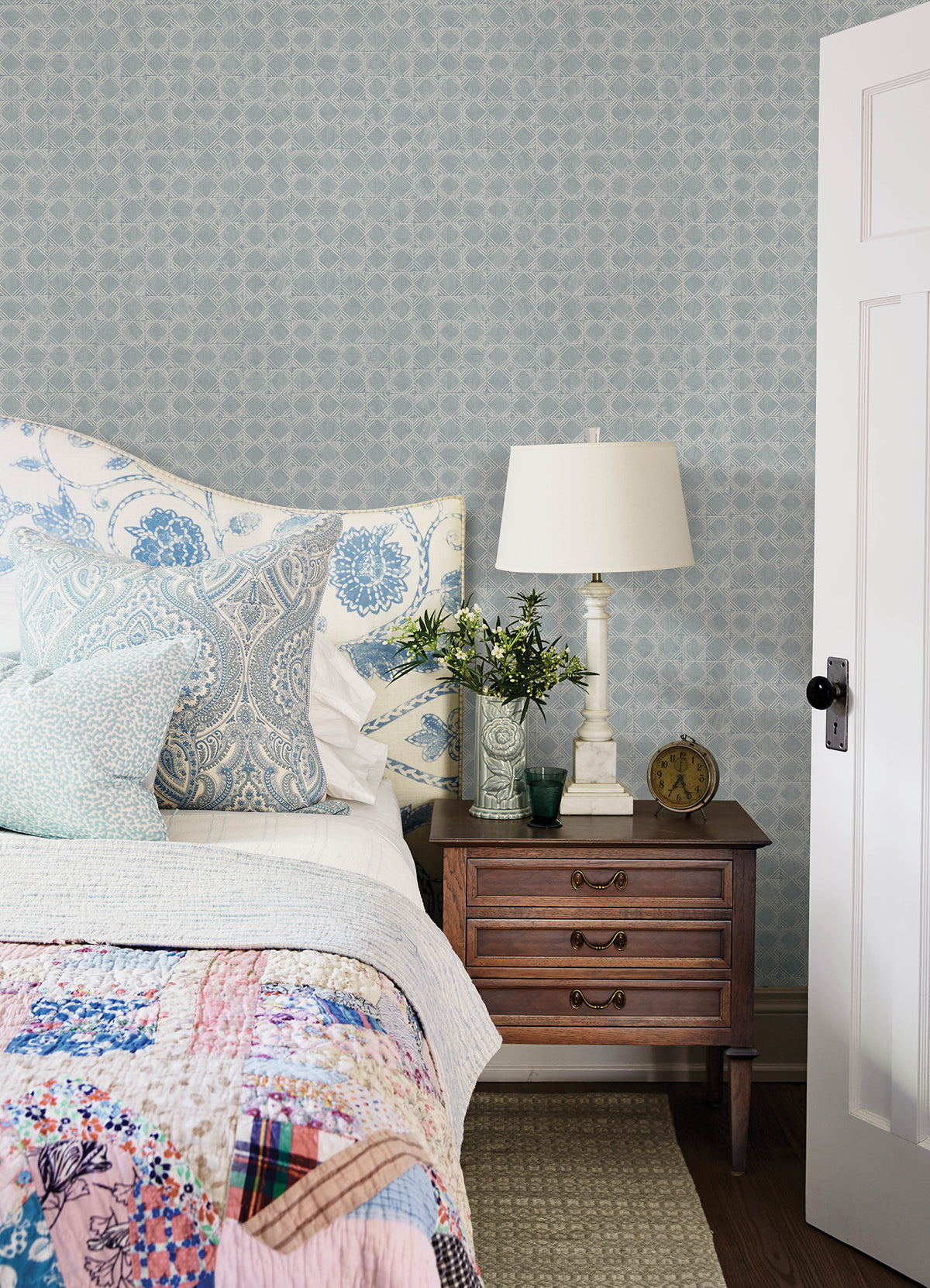 3125-72305-peel-and-stick-wallpaper-room-scene
