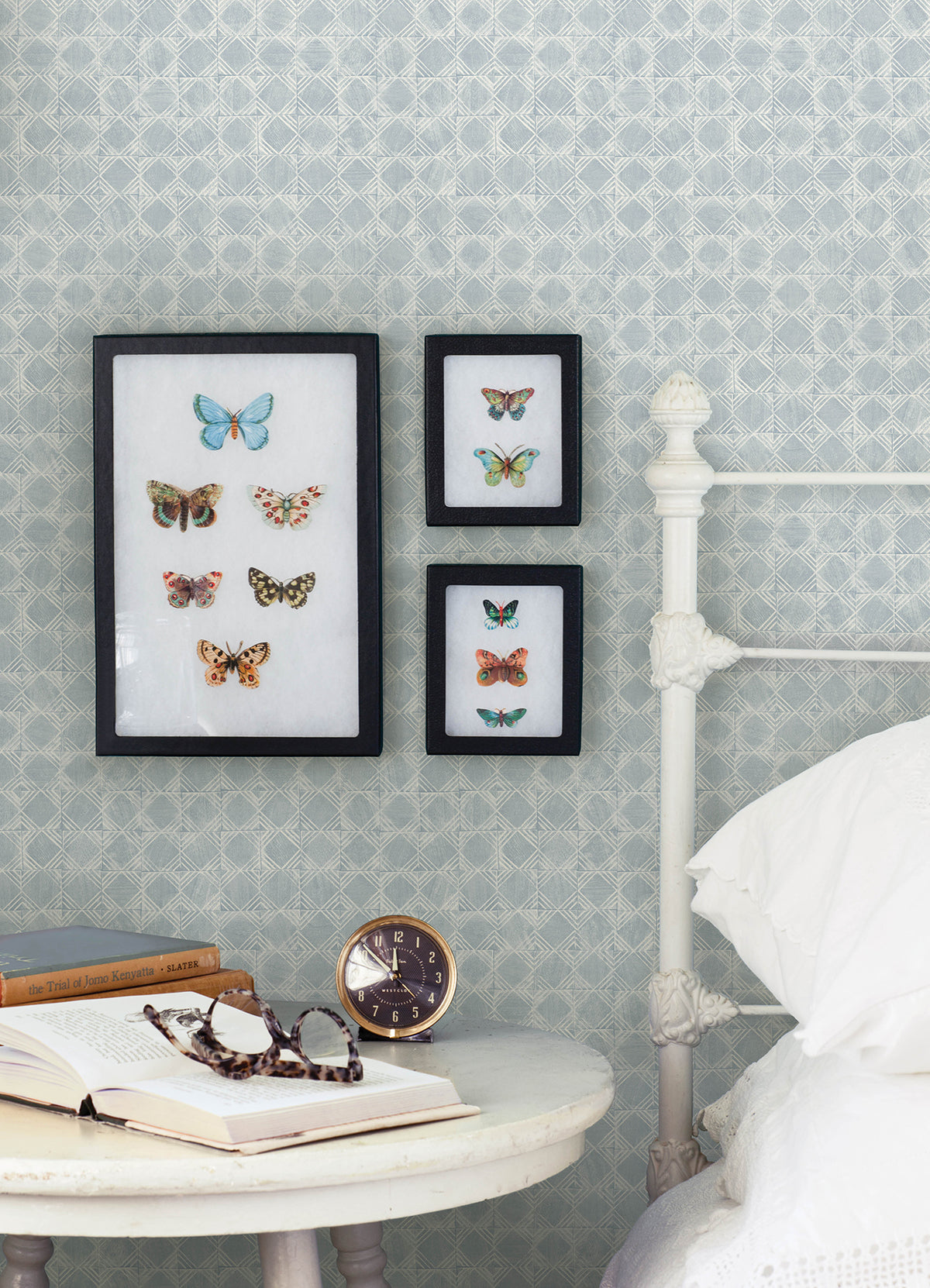 3125-72305-peel-and-stick-wallpaper-room-scene-detail-closeup