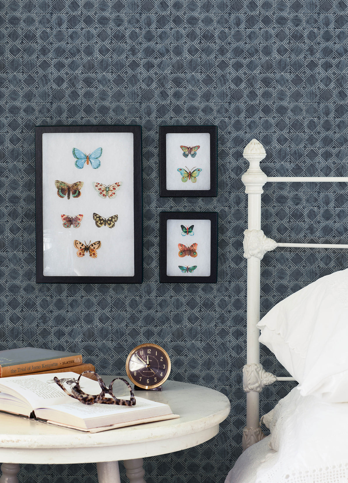 3125-72306-peel-and-stick-wallpaper-room-scene-detail-closeup