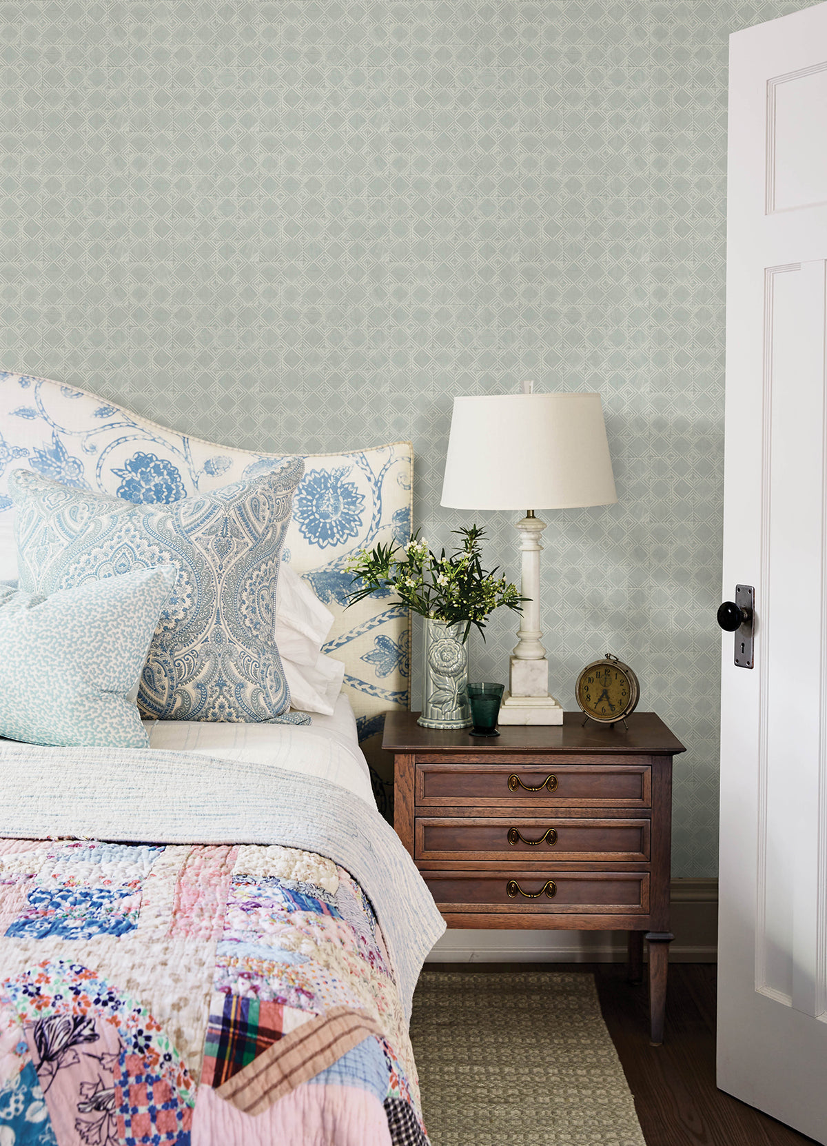 3125-72308-peel-and-stick-wallpaper-room-scene
