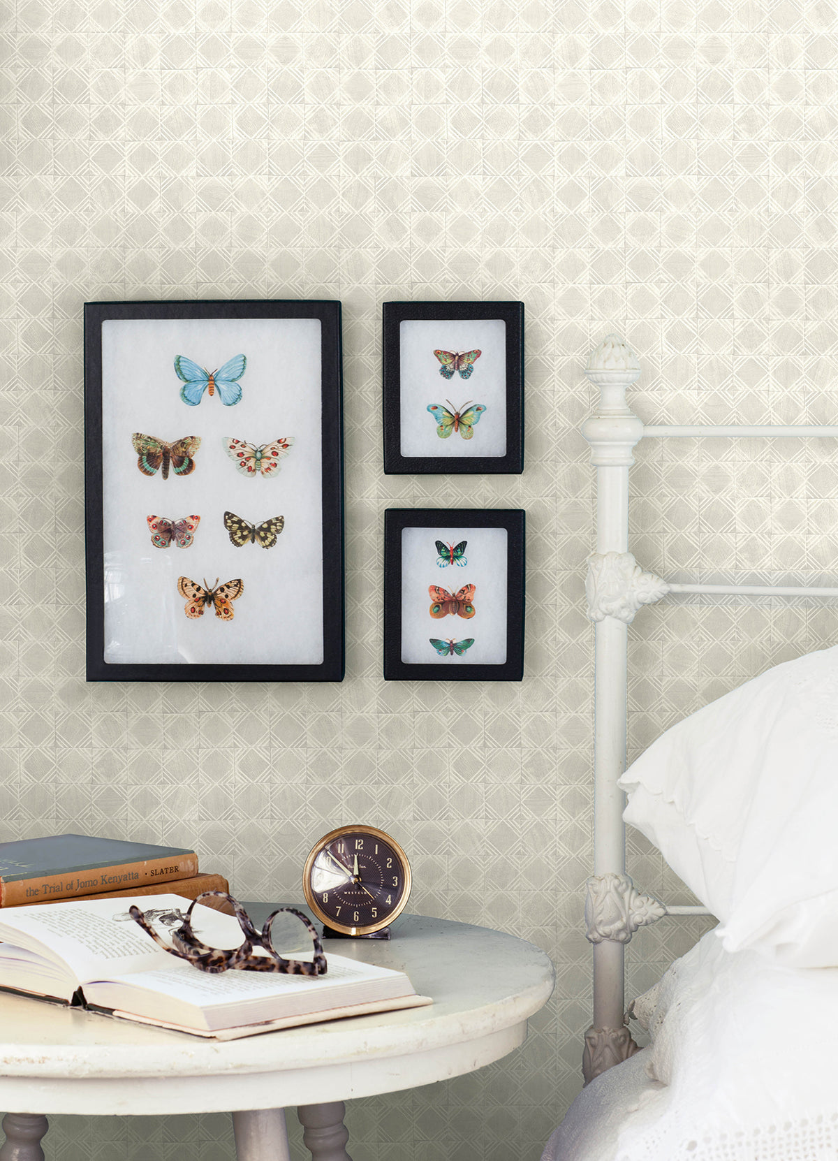 3125-72309-peel-and-stick-wallpaper-room-scene-detail-closeup