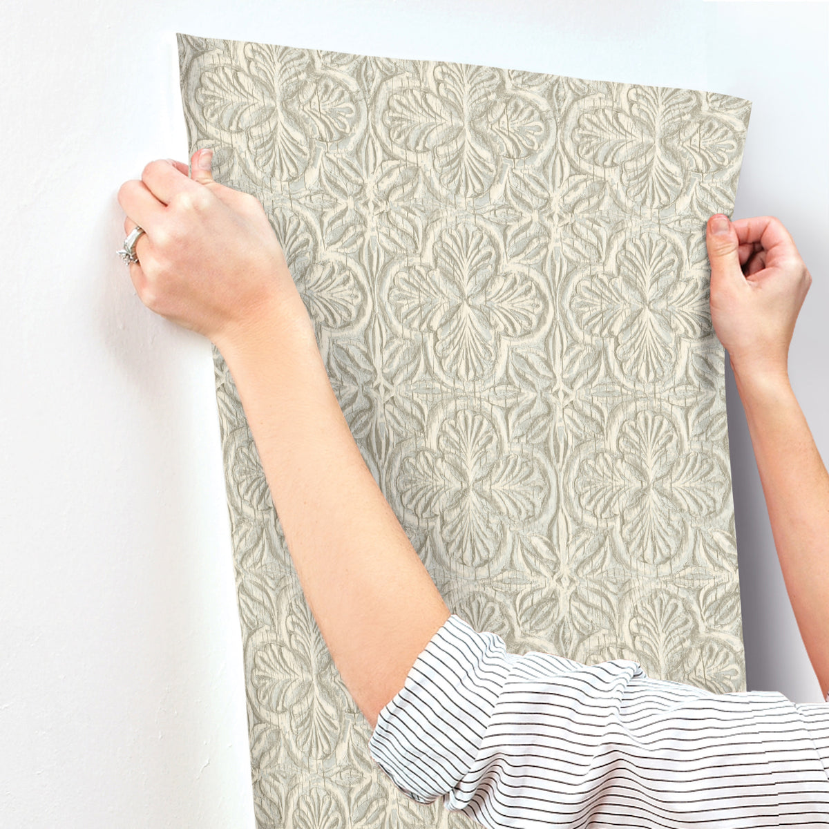 3125-72335-peel-and-stick-wallpaper-stick-application-step