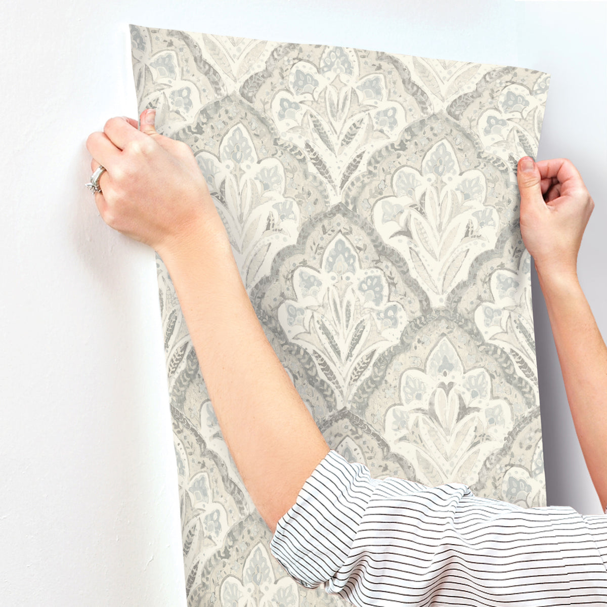 3125-72340-peel-and-stick-wallpaper-stick-application-step