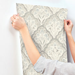 3125-72340-peel-and-stick-wallpaper-stick-application-step