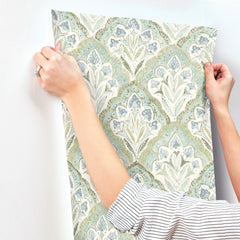 3125-72341-peel-and-stick-wallpaper-stick-application-step