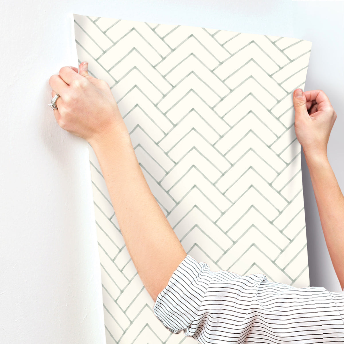 3125-72362-peel-and-stick-wallpaper-stick-application-step