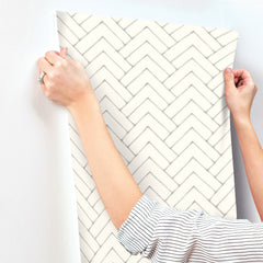 3125-72364-peel-and-stick-wallpaper-stick-application-step