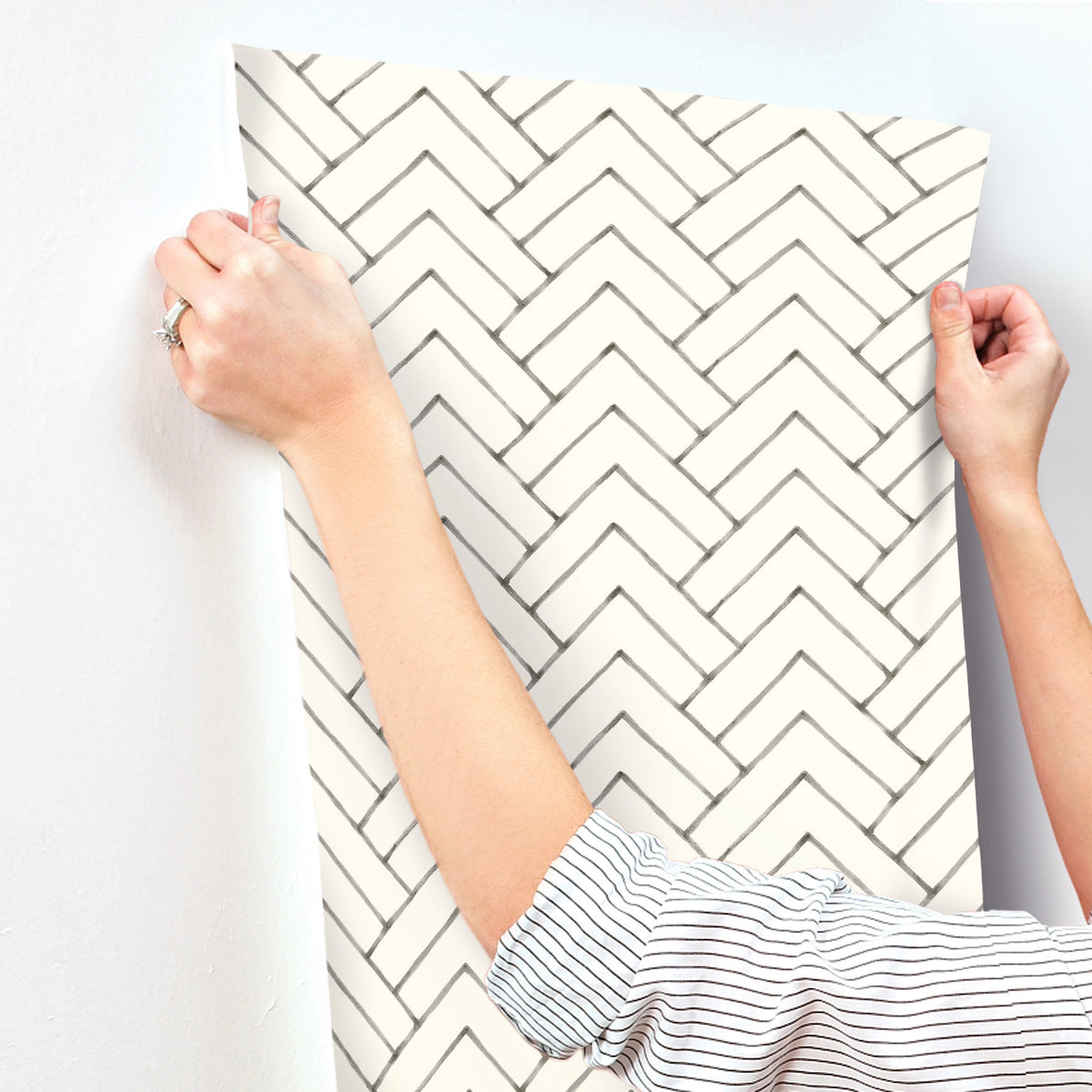 3125-72366-peel-and-stick-wallpaper-stick-application-step