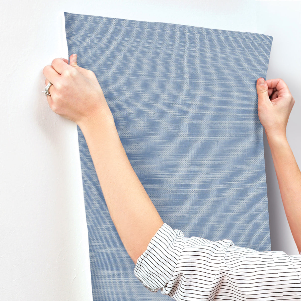 3125-72367-peel-and-stick-wallpaper-stick-application-step