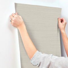 3125-72368-peel-and-stick-wallpaper-stick-application-step