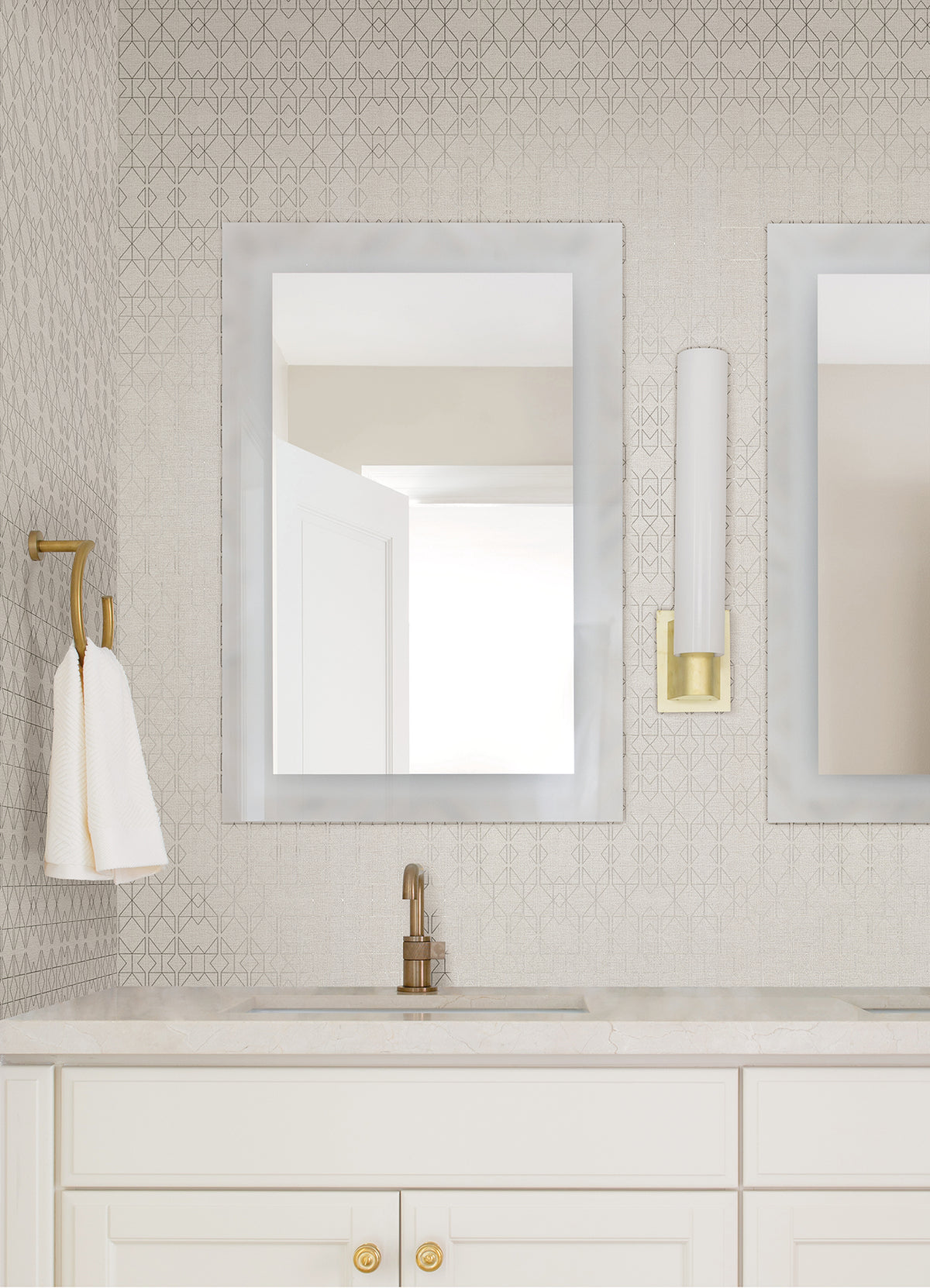 4019-86436-peel-and-stick-wallpaper-room-scene