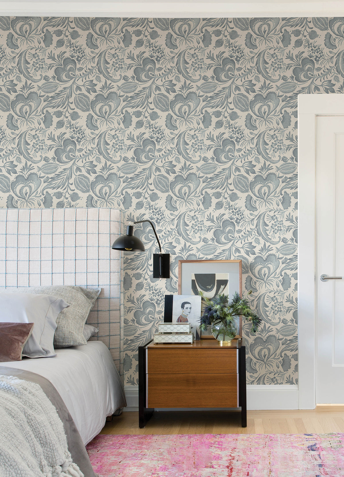 4034-26781-peel-and-stick-wallpaper-room-scene-detail-closeup