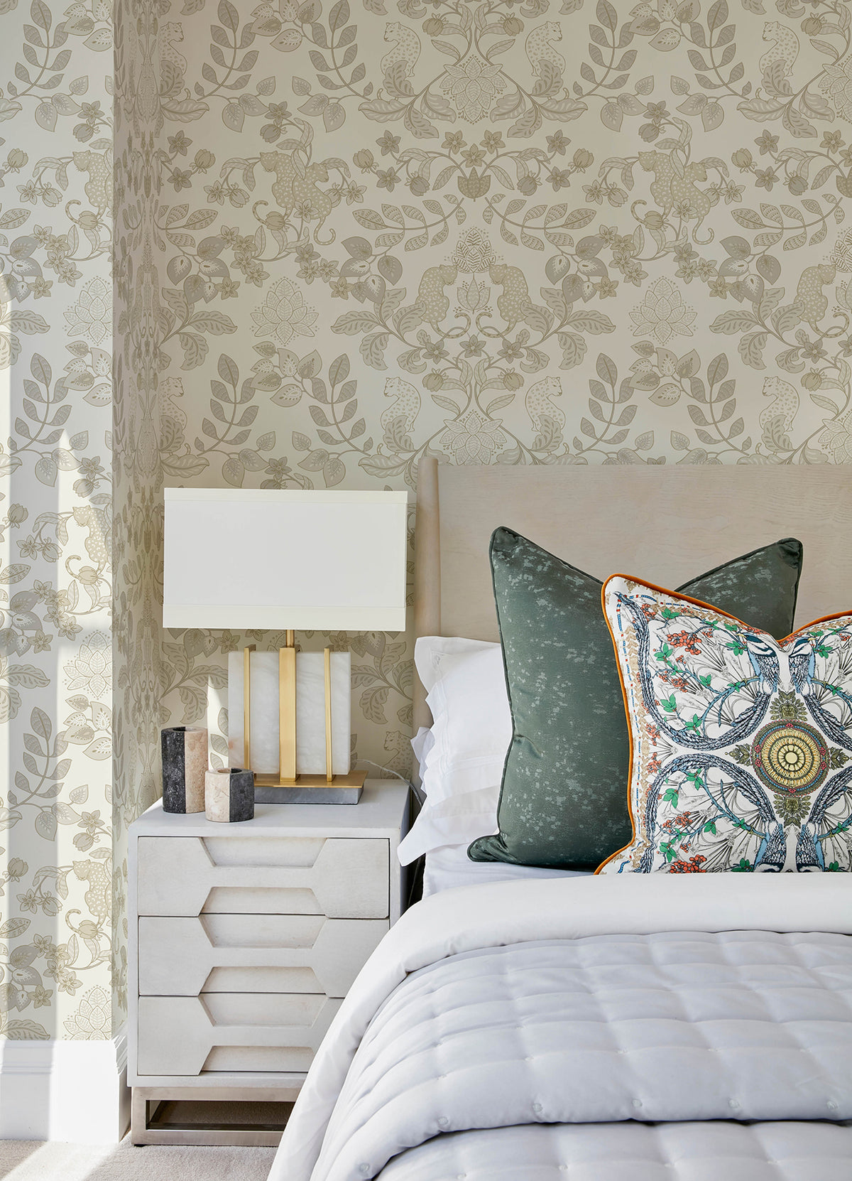 4034-72132-peel-and-stick-wallpaper-room-scene-detail-closeup