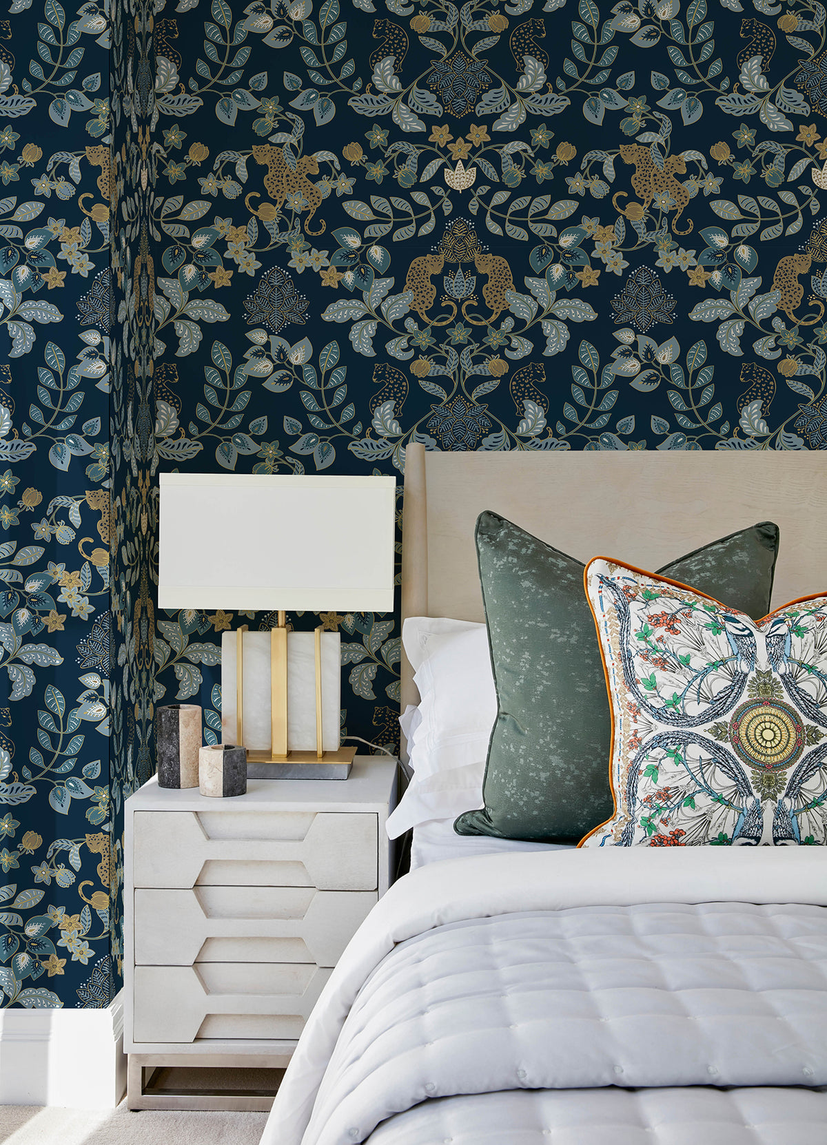 4034-72133-peel-and-stick-wallpaper-room-scene-detail-closeup