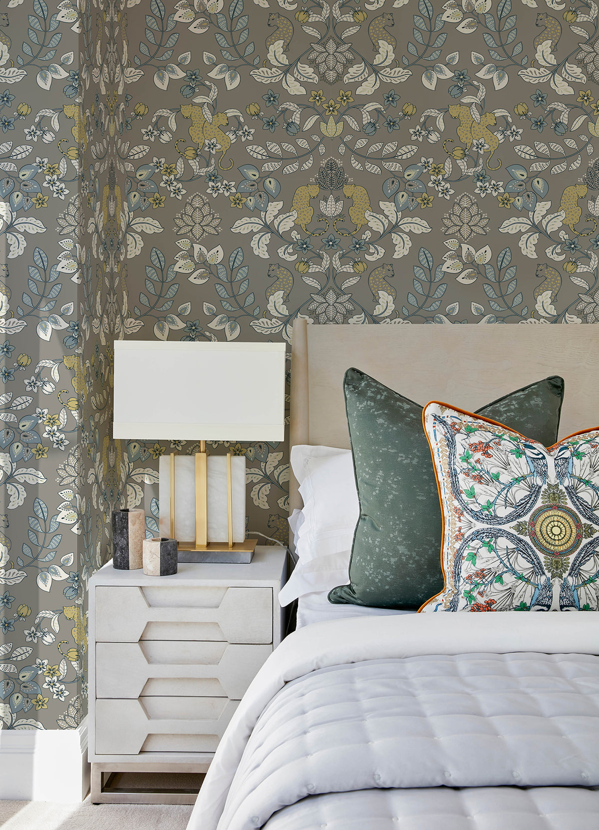 4034-72134-peel-and-stick-wallpaper-room-scene-detail-closeup