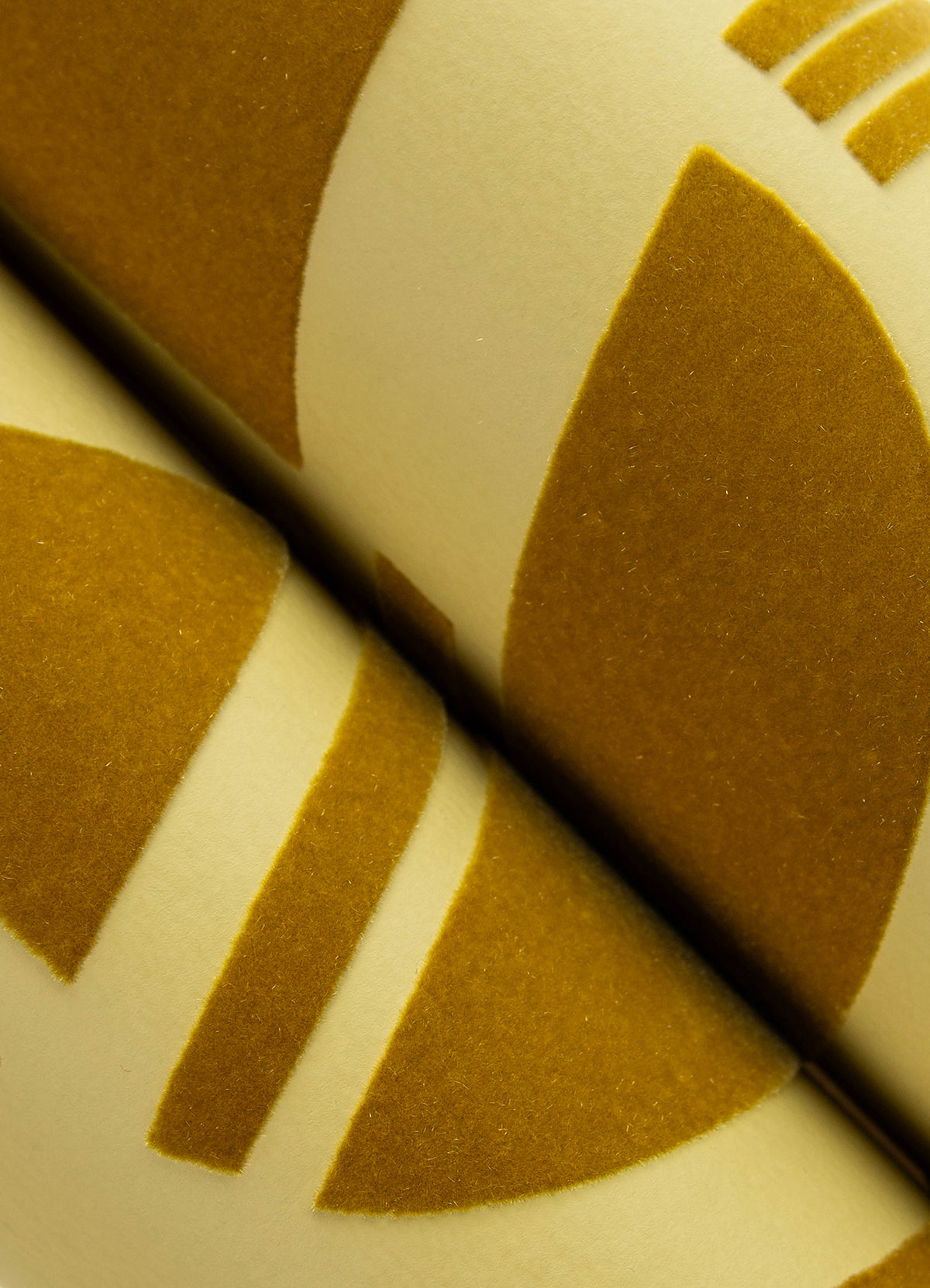 4034-87382-peel-and-stick-wallpaper-detail-closeup