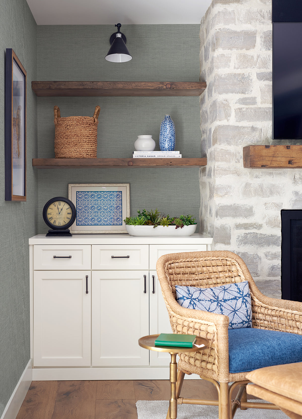 4046-24279-peel-and-stick-wallpaper-room-scene