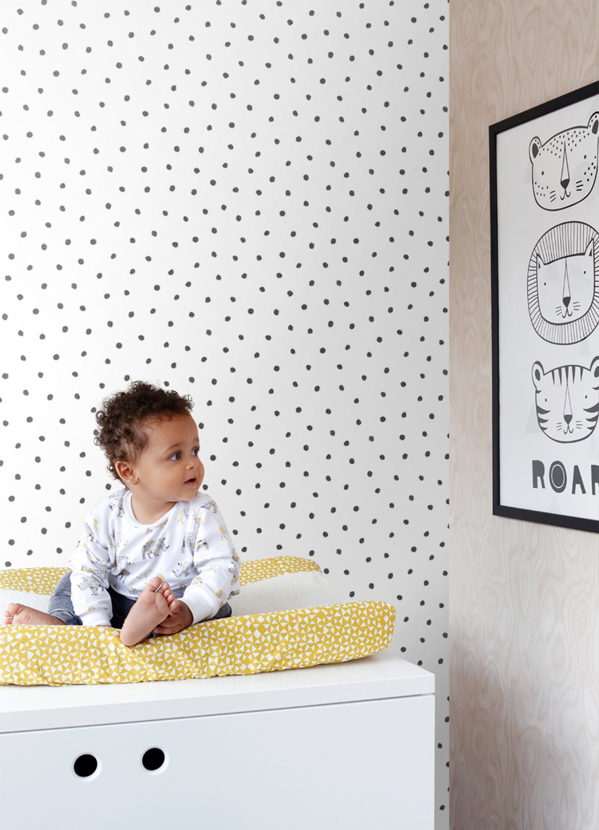 4060-138934-peel-and-stick-wallpaper-room-scene