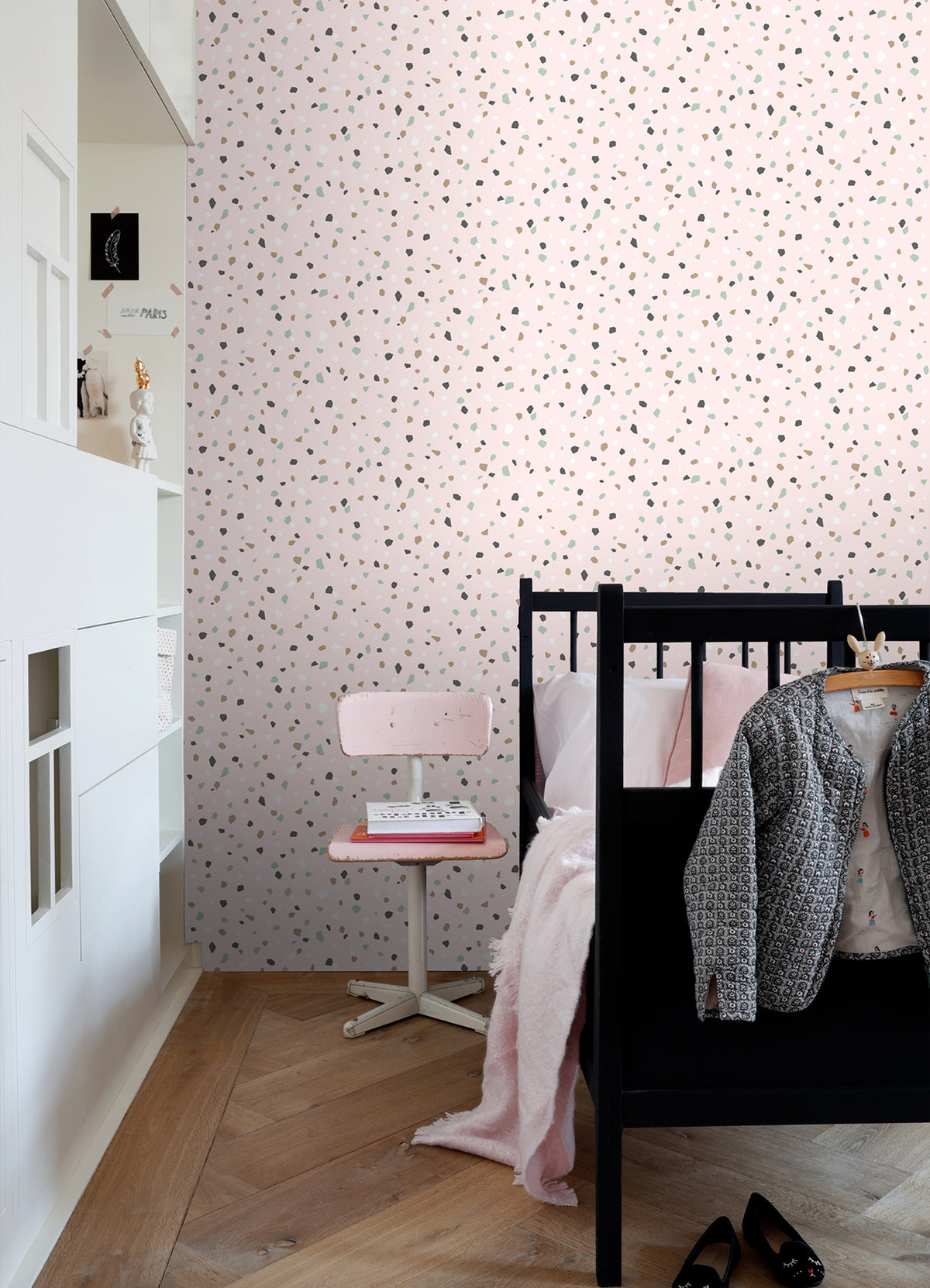 4060-139035-peel-and-stick-wallpaper-room-scene-detail-closeup