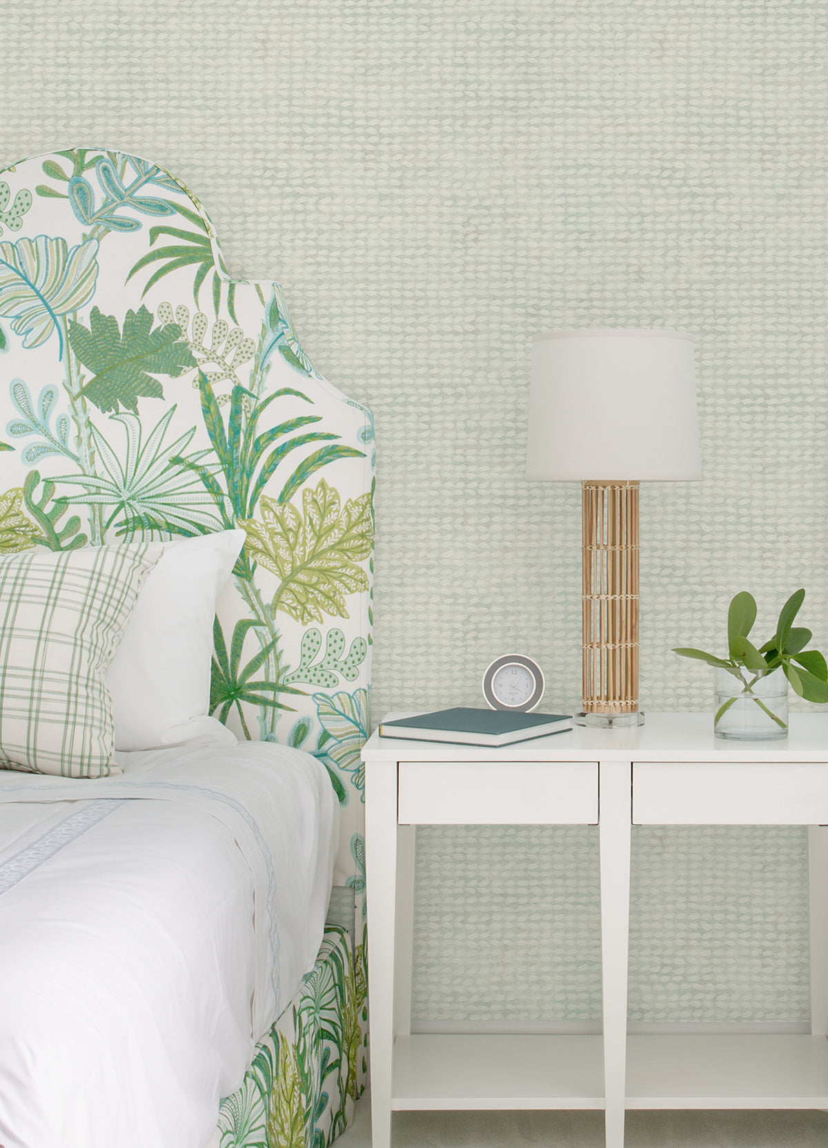 4071-71032-peel-and-stick-wallpaper-room-scene