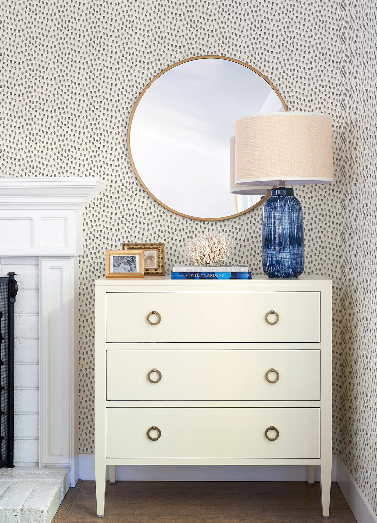 4071-71063-peel-and-stick-wallpaper-room-scene-detail-closeup