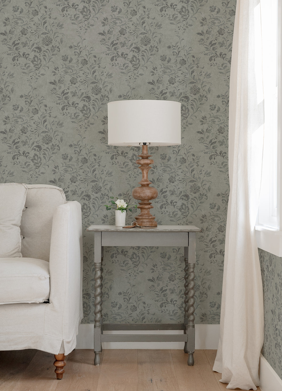 4072-70008-peel-and-stick-wallpaper-room-scene