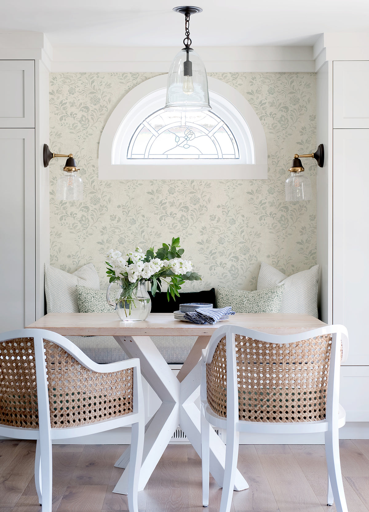 4072-70009-peel-and-stick-wallpaper-room-scene