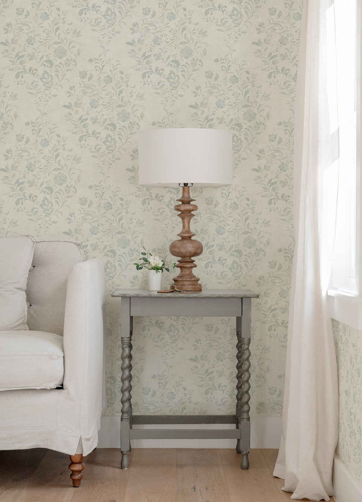4072-70009-peel-and-stick-wallpaper-room-scene-detail-closeup