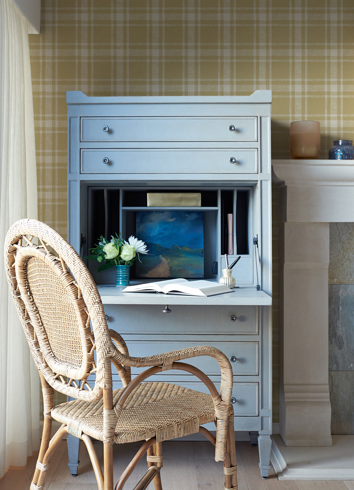 4072-70015-peel-and-stick-wallpaper-room-scene