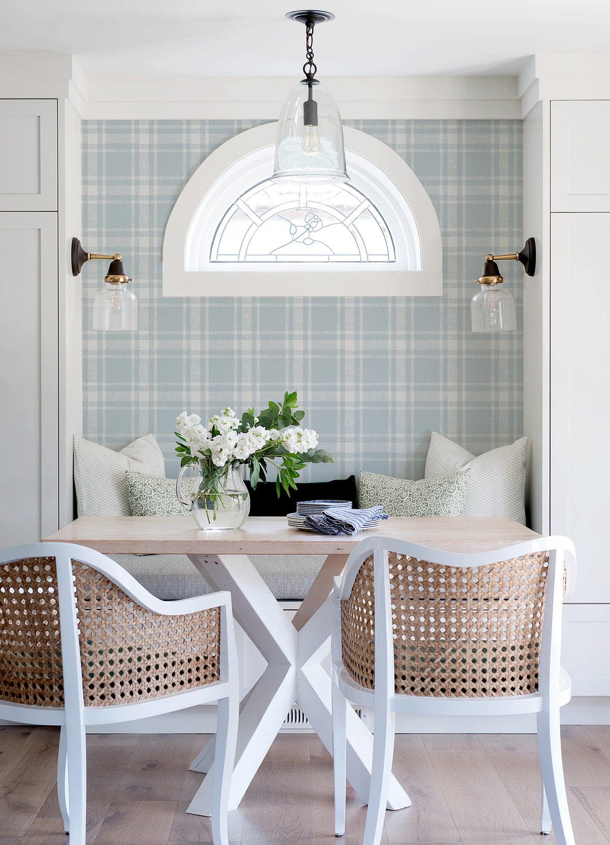 4072-70017-peel-and-stick-wallpaper-room-scene