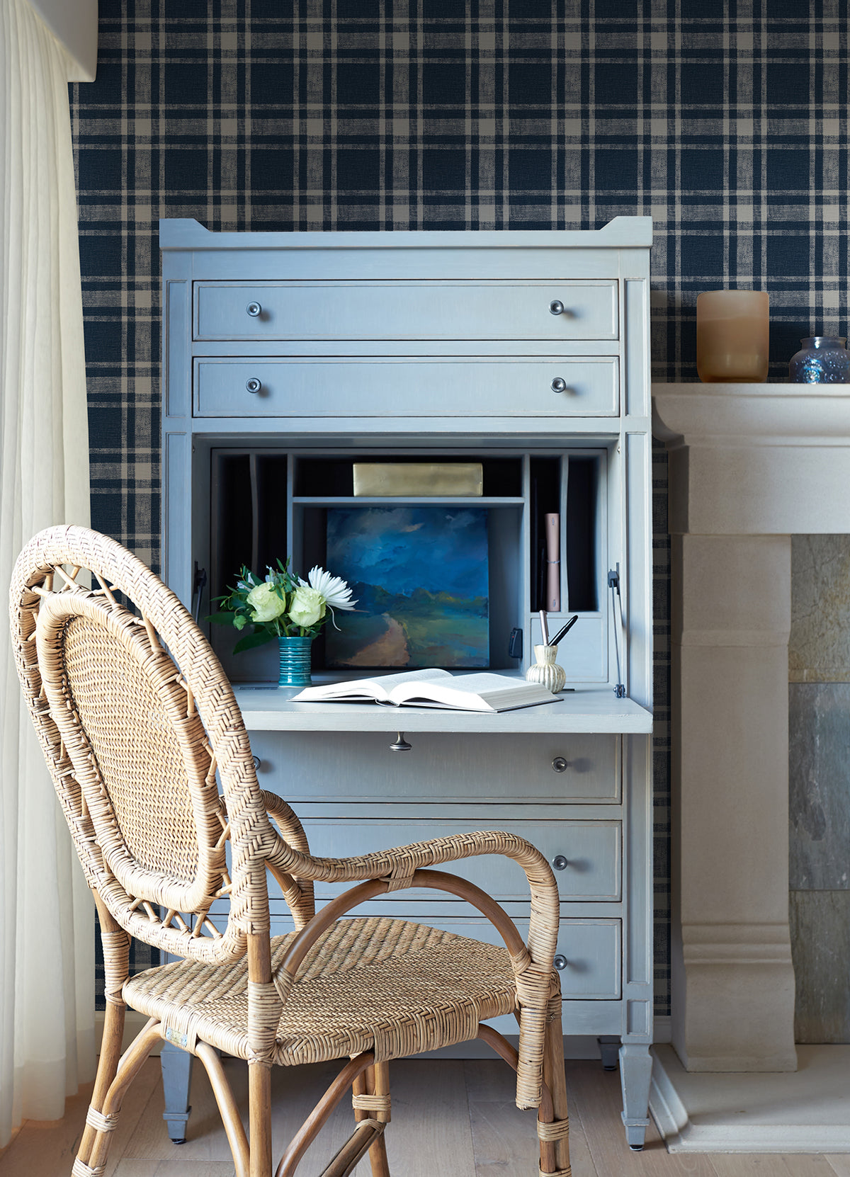 4072-70019-peel-and-stick-wallpaper-room-scene-detail-closeup