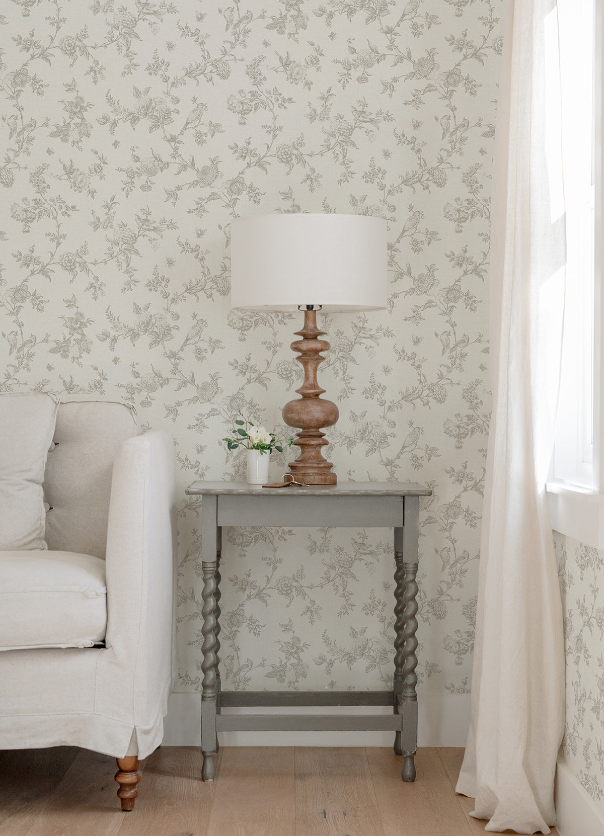 4072-70063-peel-and-stick-wallpaper-room-scene