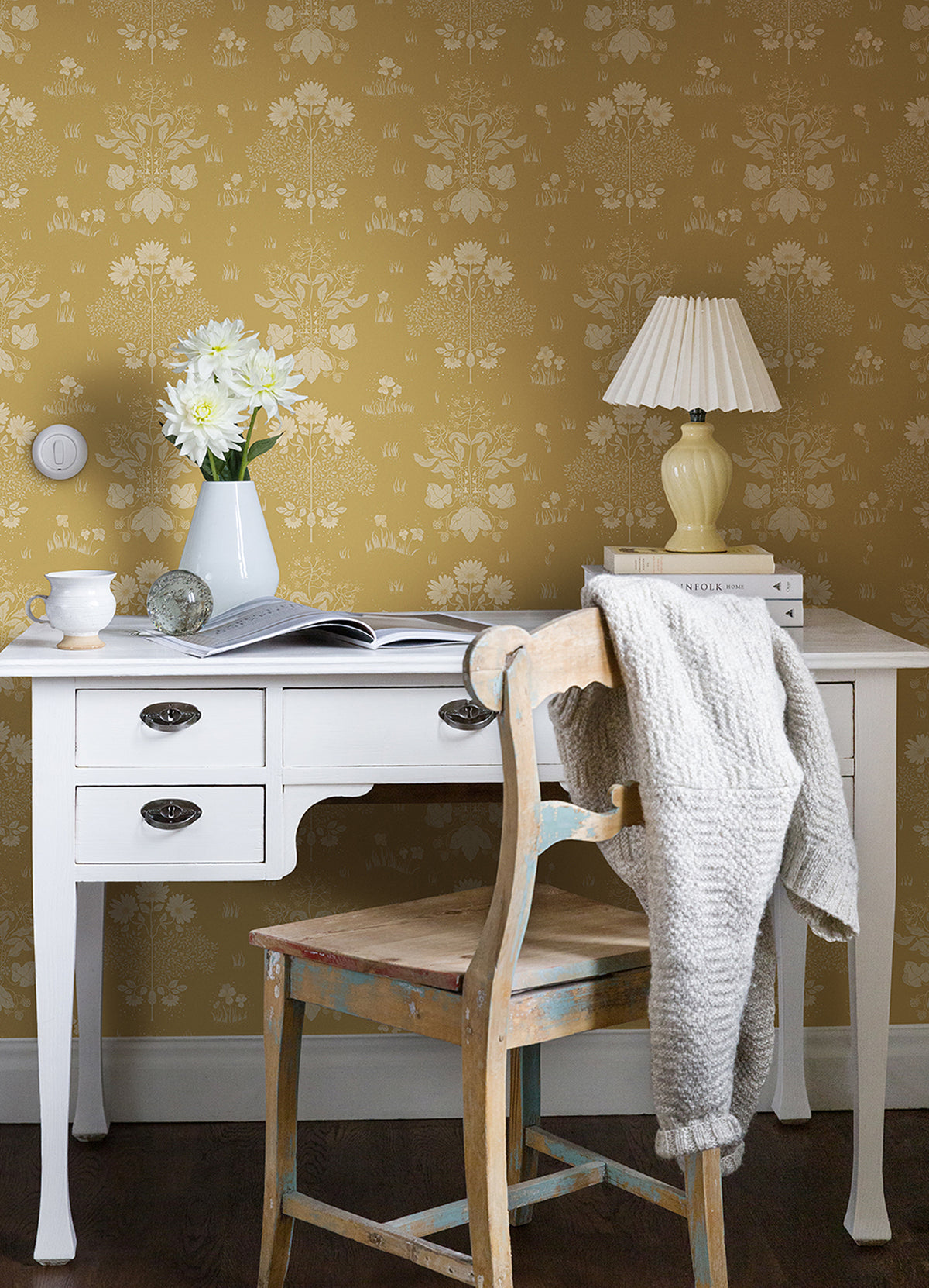 4080-83135-peel-and-stick-wallpaper-room-scene